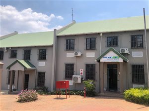 828 m² Industrial space in Allandale