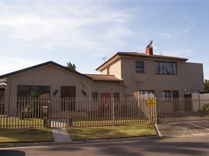 6 Bed House in Morgenster