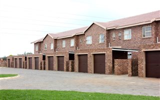 2 Bedroom Duplex in Crystal Park