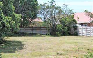 967 m² Land available in Forest Downs