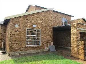 2 Bed Townhouse in Honey Park