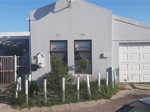 3 Bed House in Strandfontein