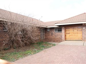 4 Bed House in Vaalpark