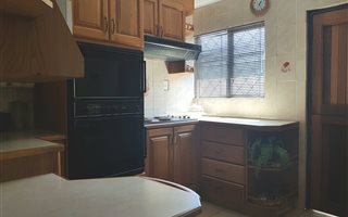 3 Bedroom House in Brackenham
