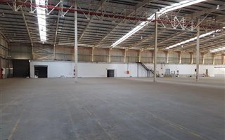 7000 m² Industrial space in Uitenhage Central