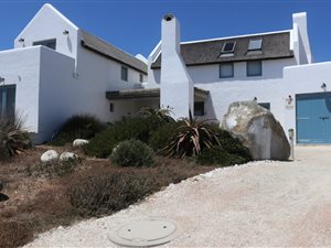 3 Bedroom House in Jacobsbaai