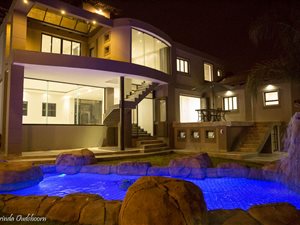 7 Bed House in Val de Grace