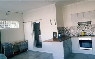 1 Bedroom Apartment in Somerset West Central
