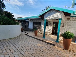 4 Bed House in Marina Beach