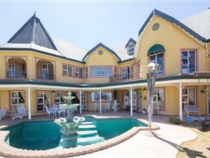 4 Bed House in Greenways Golf Estate