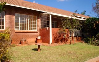 2 Bedroom House in Montana Park