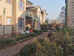 2 Bed Townhouse in Alberton