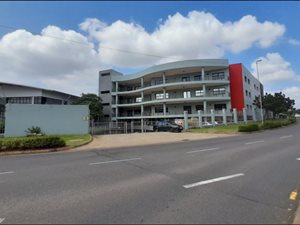 4365 m² Office Space in Riverhorse Valley