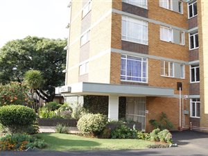2 Bed Apartment in Elarduspark