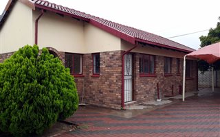 3 Bedroom House in Ivy Park