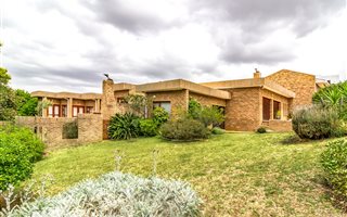 4 Bedroom House in Door de Kraal