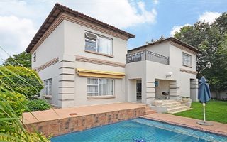 3 Bedroom House in Maroeladal