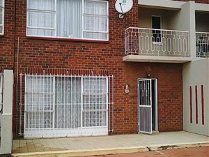 2 Bedroom Duplex in Berton Park