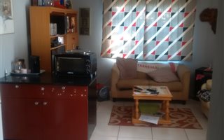 1 Bedroom Garden Cottage in Van Riebeeck Park