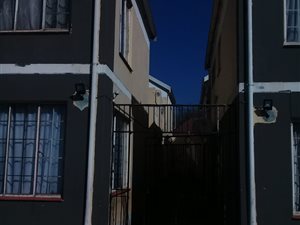 2 Bed Apartment in Troyeville