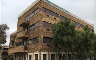 90 m² Commercial space in Parktown