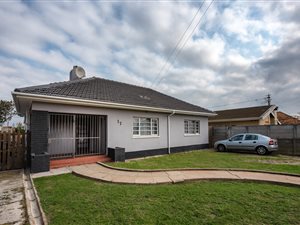 4 Bed House in Goodwood