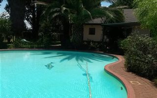2 ha Farm in Rosashof