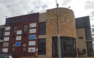 44 m² Office Space in Bloubergstrand
