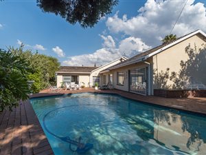 5 Bed House in Glenvista