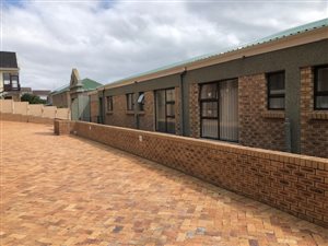 3 Bed Apartment in Mossel Bay Central