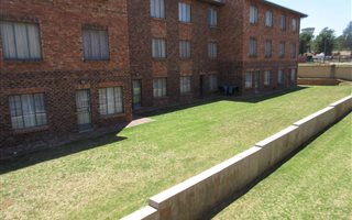 2 Bedroom Apartment in Halfway House