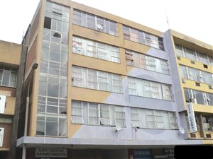 1 Bed Apartment in Roodepoort Central