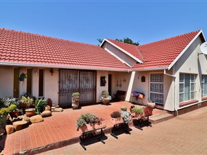 4 Bed House in Norkem Park