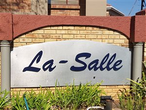 3 Bed Cluster in Van Riebeeck Park