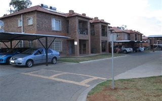 2 Bedroom Townhouse in Waterval East