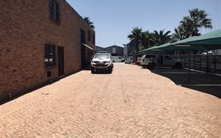 450 m² Commercial space in Killarney Gardens