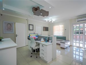 64 m² Office Space in Somerset Park