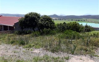 600 m² Land available in Fraaiuitsig