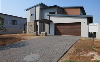 4 Bedroom House in The Meadows