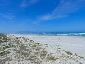 3 Bedroom House in Van Riebeeckstrand