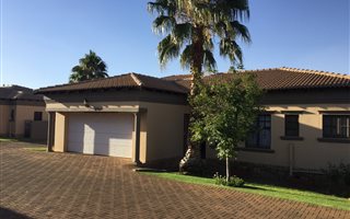 2 Bedroom Townhouse in Dan Pienaar