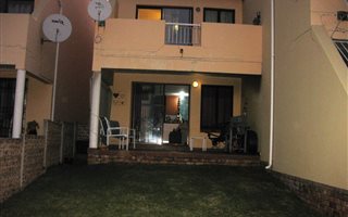 2 Bedroom Townhouse in Mondeor