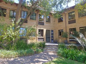 128 m² Commercial space in Bryanston
