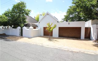 1 Bedroom Garden Cottage in Paarl