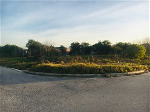 833 m² Land available in Fairview