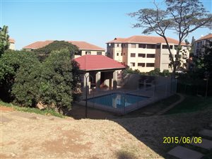 2 Bed Flat in Montclair