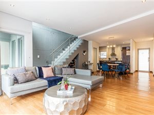 2 Bed Townhouse in Melrose North