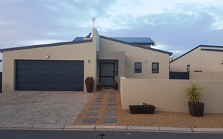 4 Bedroom House in Sunset Estate