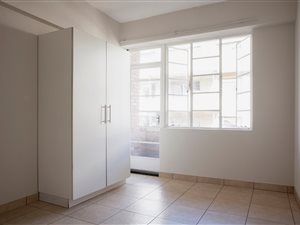 2 Bed Apartment in Hillbrow
