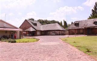 7 Bedroom Townhouse in Schweizer Reyneke